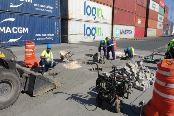 Superintendência do Porto de Itajaí realiza manutenção do pavimento da área primária