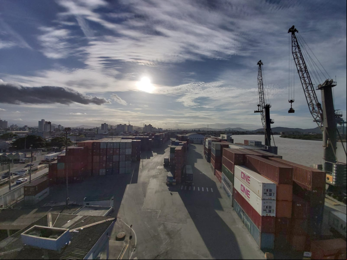 Complexo Portuário de Itajaí registra movimentação de 1,3 milhão de toneladas em dezembro