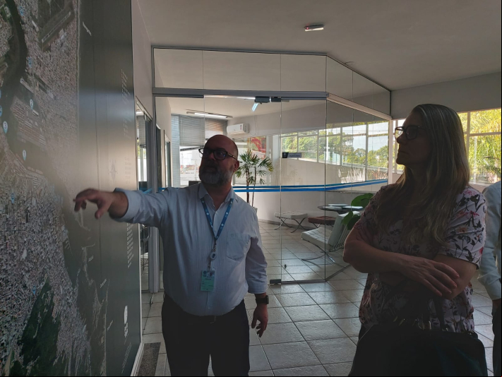 Representantes da Polícia Federal e Associação Empresarial de Itajaí reúnem-se na sede da Superintendência Representantes da Polícia Federal e Associação Empresarial de Itajaí reúnem-se na sede da Superintendência